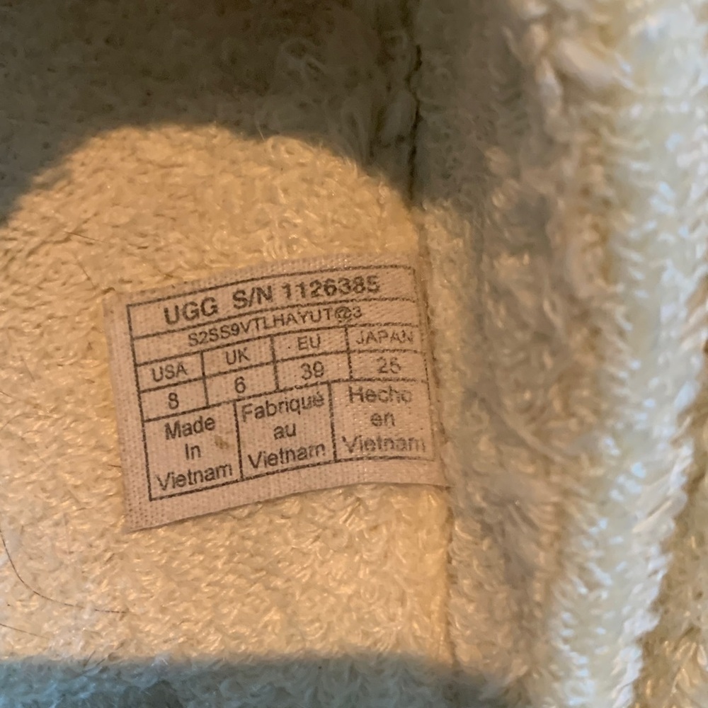 UGG yellow Plush Slippers - Picture 5 of 11